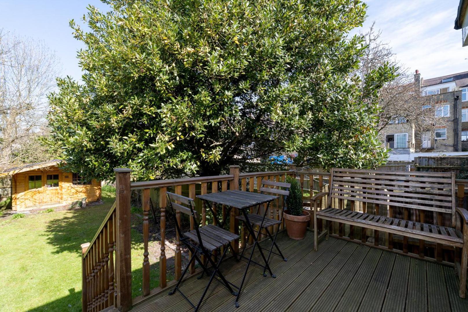Appartement Guestready - Charming With A Private Garden Londen